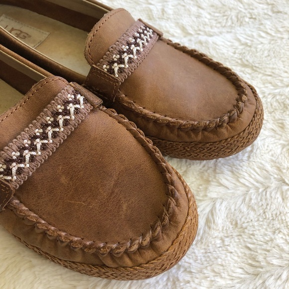 UGG moccasins. - Picture 2 of 7